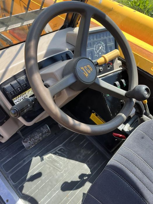 Телескопічний навантажувач JCB 532-120