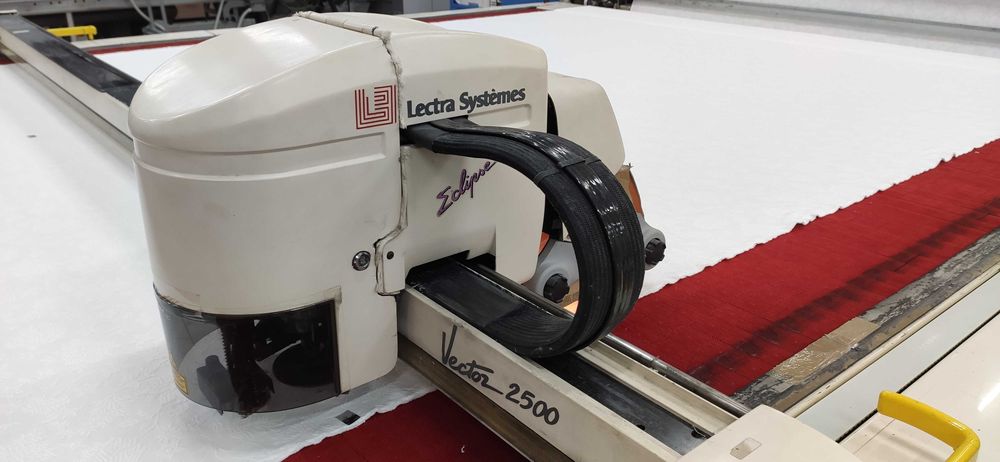 Máquina CNC corte automático de tecidos LECTRA Eclipse Vector 2500 XXL