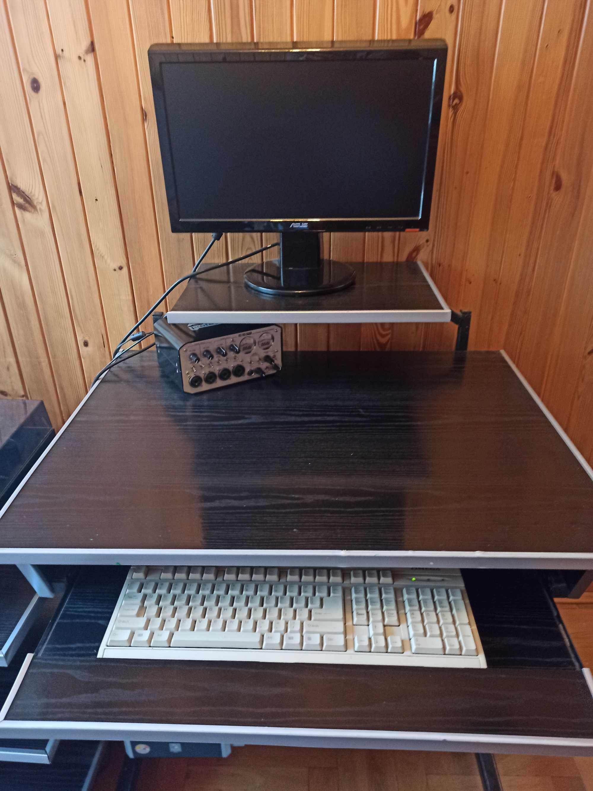 Komputer 2,11Ghz, 4GB ram monitor klawiatura