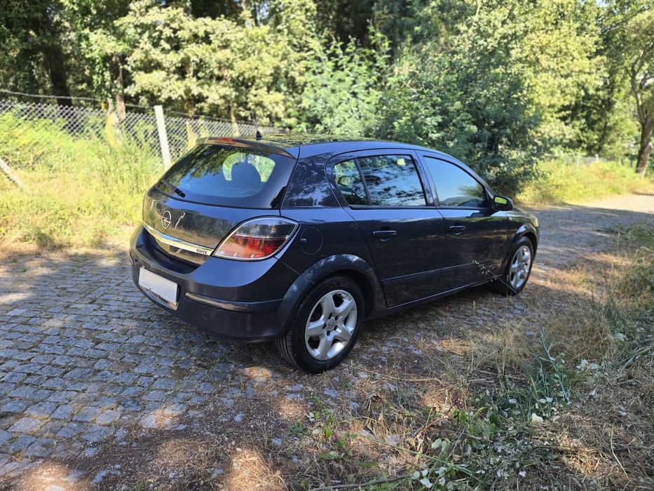 Carro em excelente estado revisado sem nada a apontar