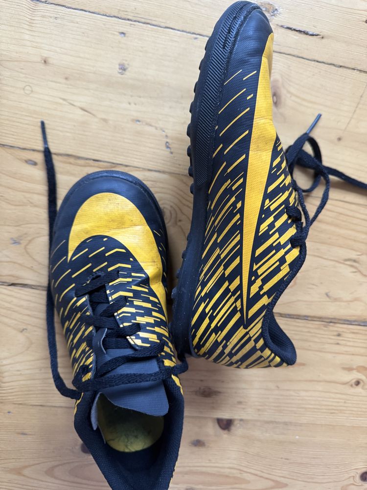 NIKE сороконожки на мальчика 36р-р, 23см
