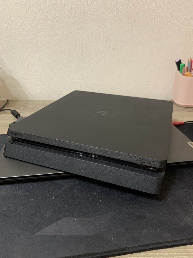 PlayStation 4 1TB Slim 2 геймпади