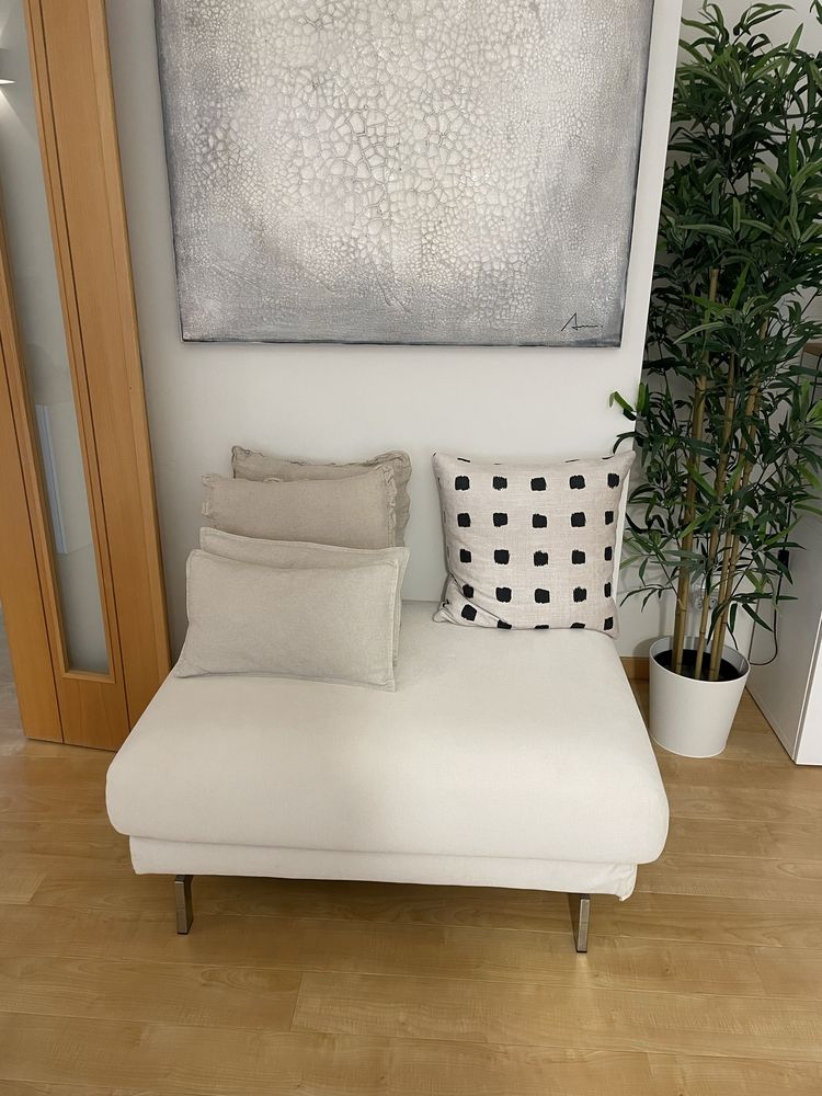 Vendo pousa pes branco com capa lavavel