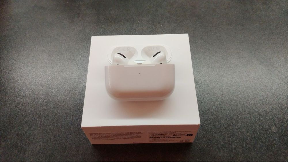 Apple AirPods Pro białe, etui ładujące