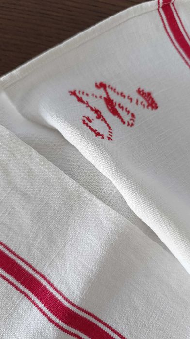 Pano em Linho Bordado