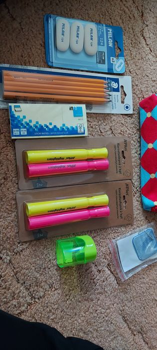 Продаю канцелярские принадлежности новые