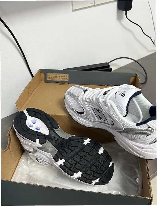 NOWE!!MęskieNew Balance 530ModnySneakersy WhitePociechaUnisex.41