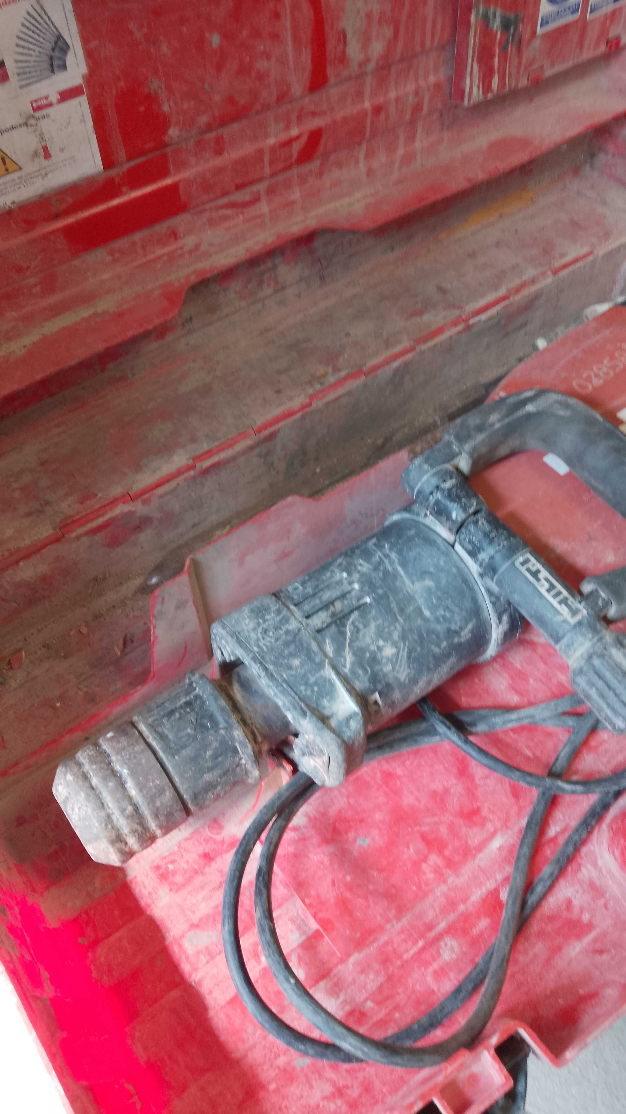 Młot udarowy Hilti TE 1000 AVR.
