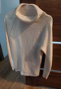 Sweterek na drutach