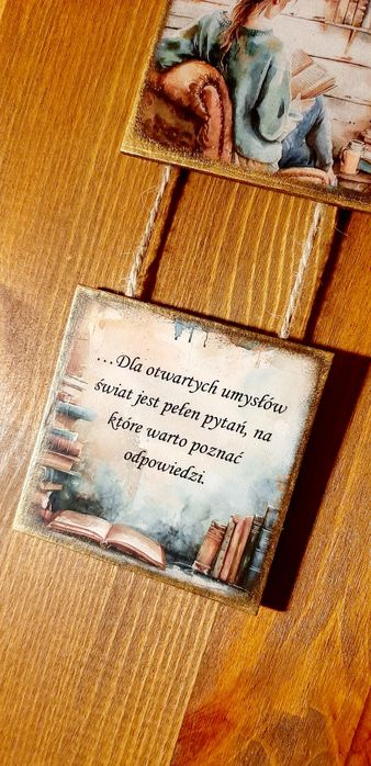 Zawieszki na ścianę ręcznie robione prezent książki nauka rękodzieło