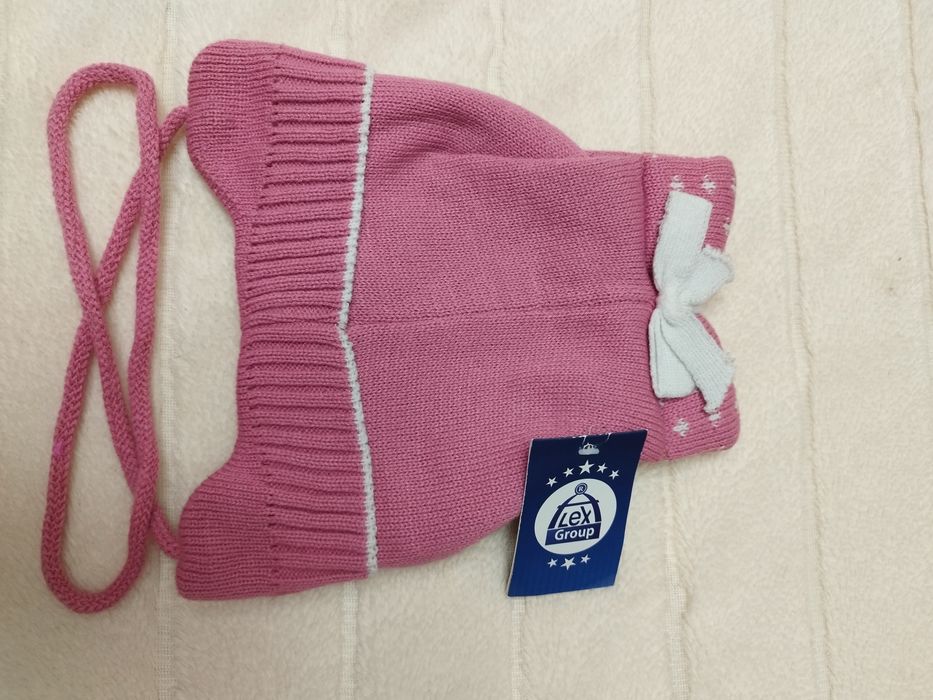 Зимова шапка на дівчинку