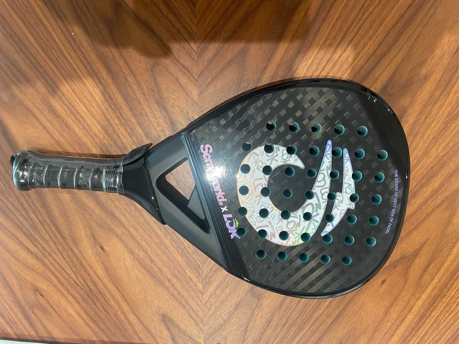 Raquete Padel LOK CARB-ON HYPE x SCRAPWORLD Nova (Edição Limitada)