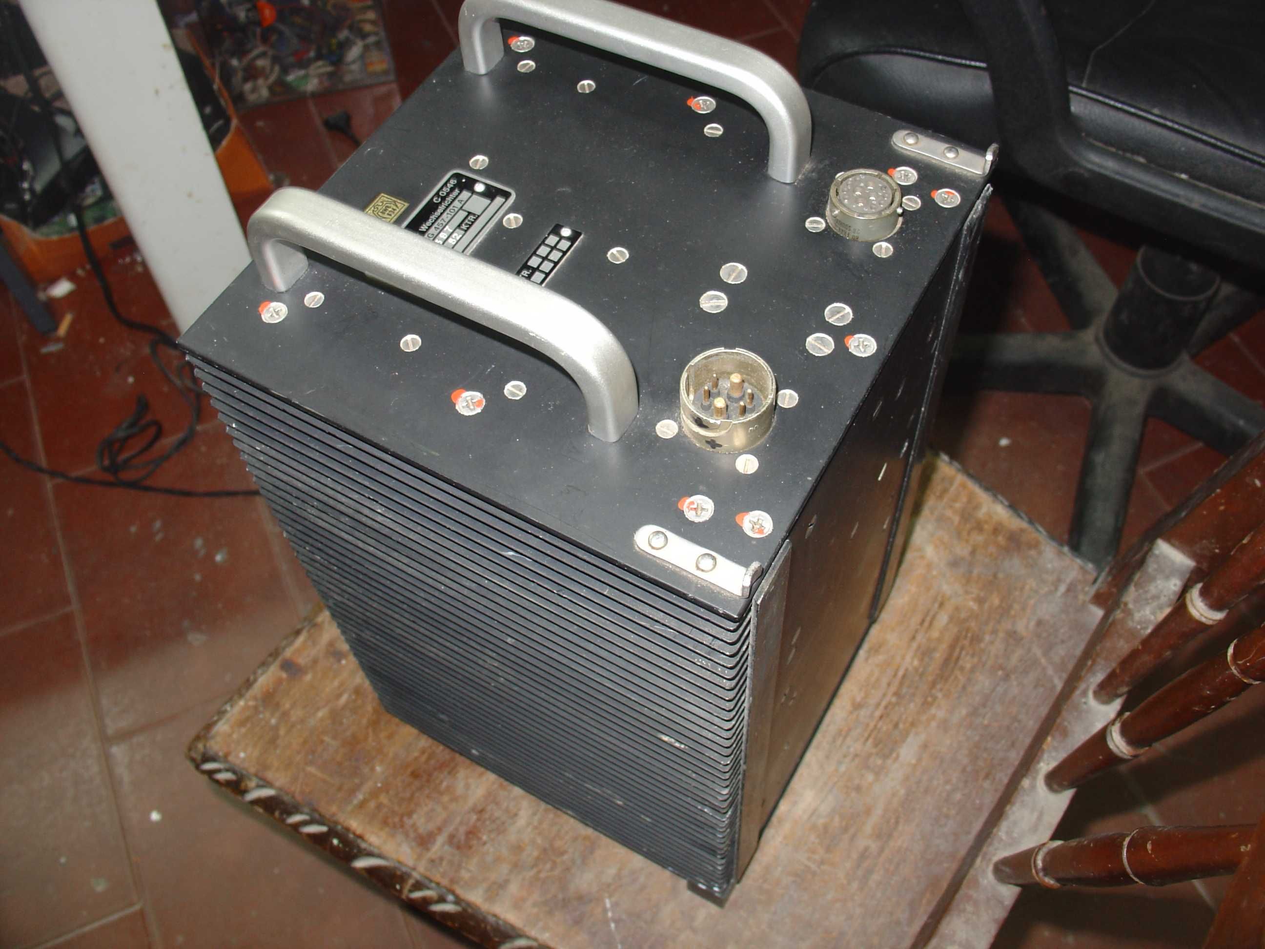 Inverter 28V para 110V  400Hz