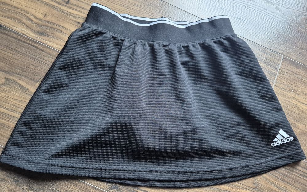 Adidas spódniczka ze spodenkami XS