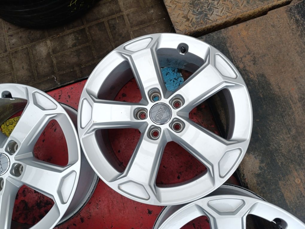 5x112 Felgi Aluminiowe 17 Audi Q2 SQ2 A4 B6 B7 A3 8P 8V ładne 4SZT