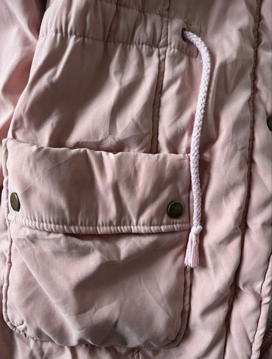 Różowa kurtka ocieplana z misiem w środku i kapturem