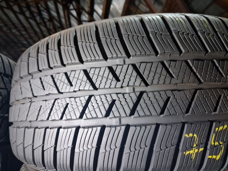 235/45 R18 Barum Brauris 5 шини б/в зима Пара