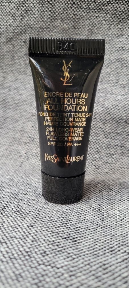 Yves Saint Laurent podkład do twarzy 5 ml