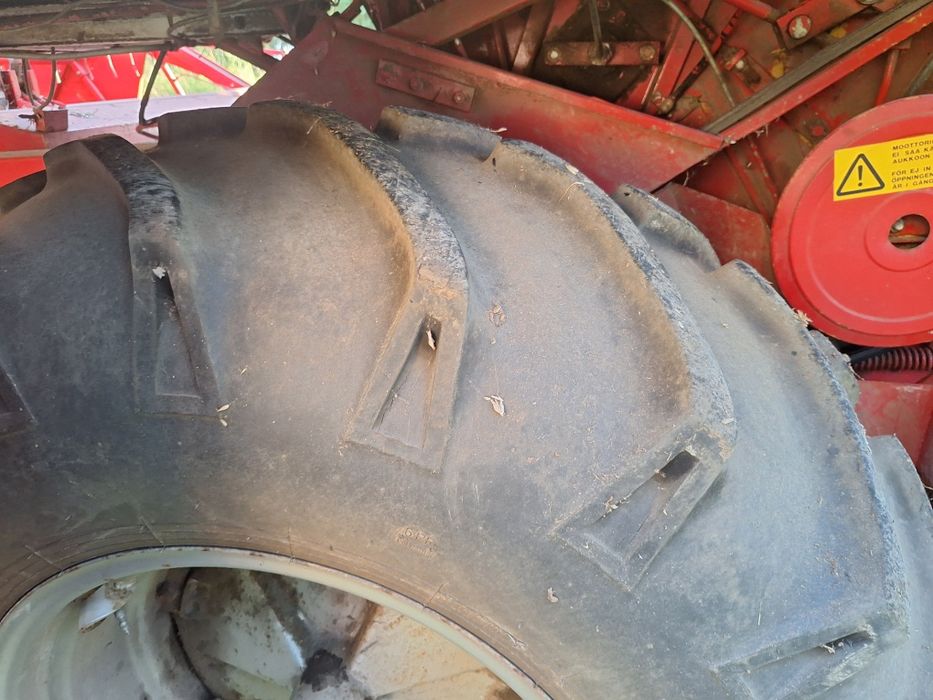 Комбайн Massey Ferguson 430 !