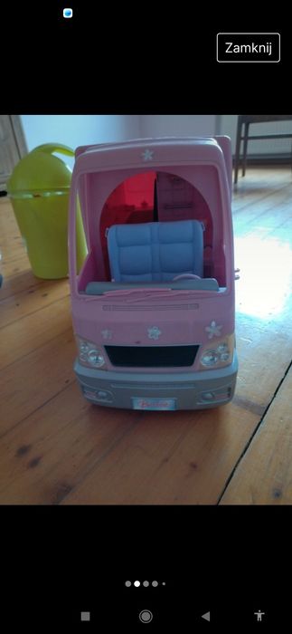 Kamper Barbie. super stan
