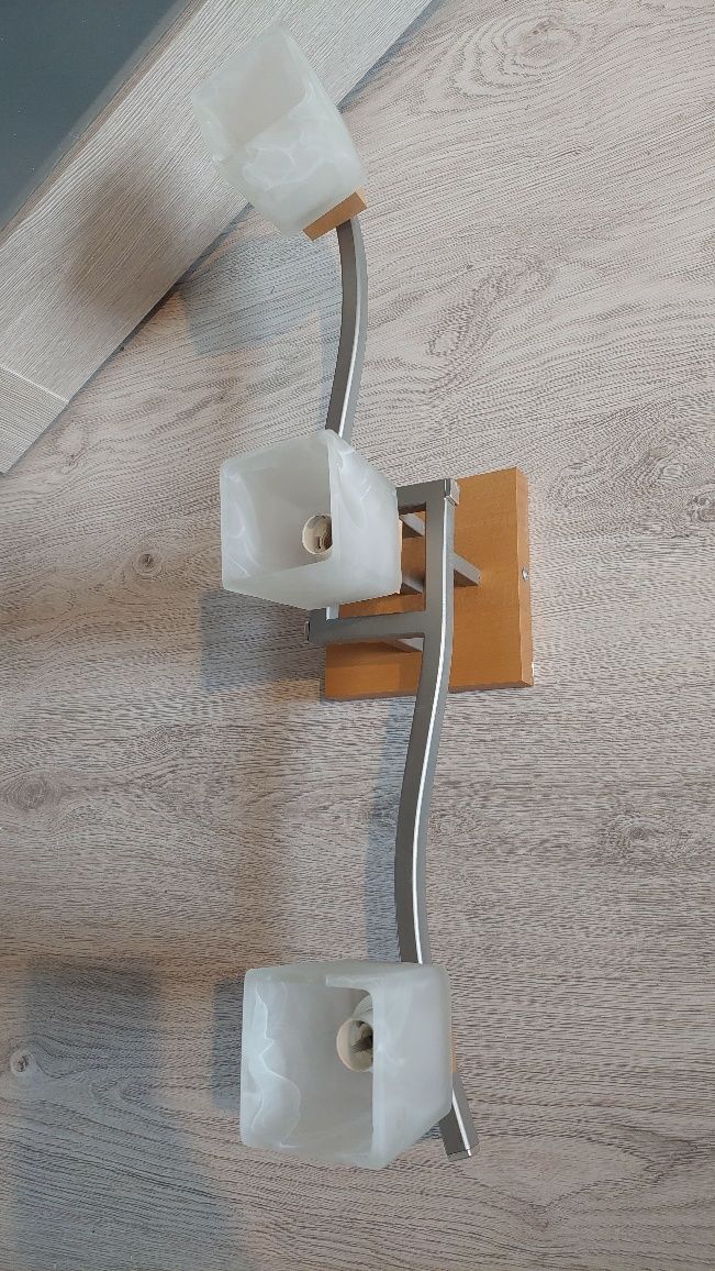 Lampa sufitowa ze szklanymi kloszami