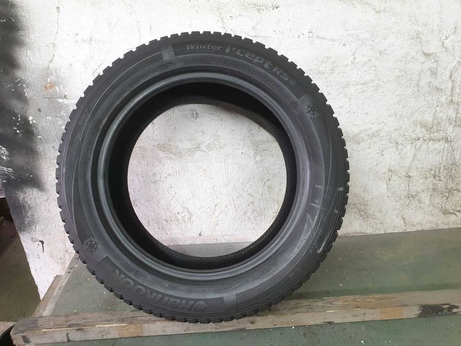 Opona pojedynka zimowa 205/55R16 6,5mm Hankook Winter I'cept RS2 2021r