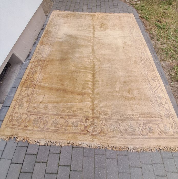 Dywan wełniany beżowy wzorek gruby