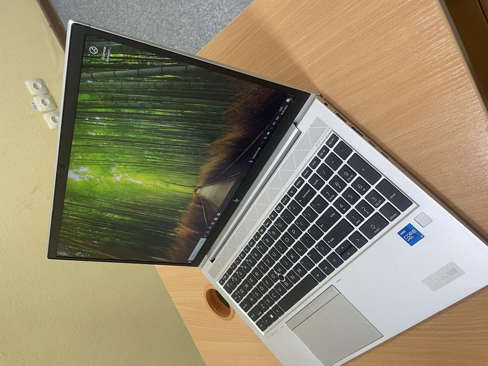 IRIS XE HP ELITEBook 850 G8 15.6 i5-1135G7 16/512 GB FHD IPS