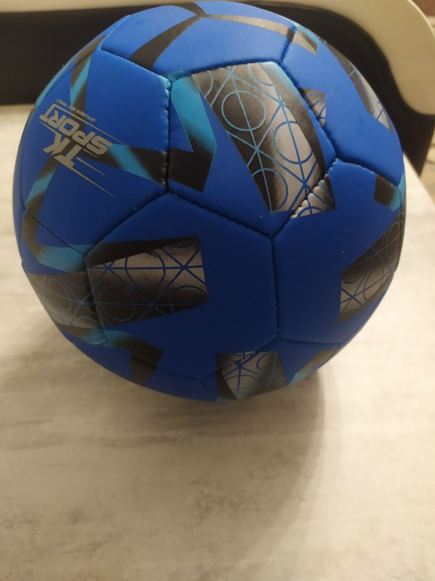 М'яч футбольний ,новий