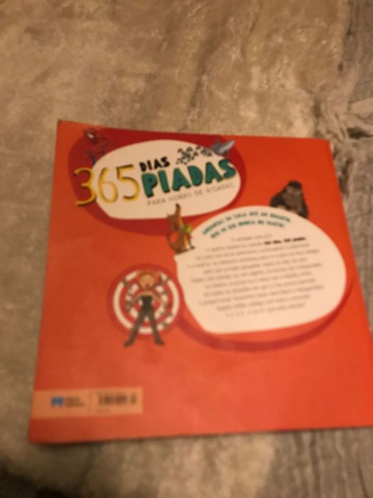 Livro 365 dias/365 piadas. Não usado