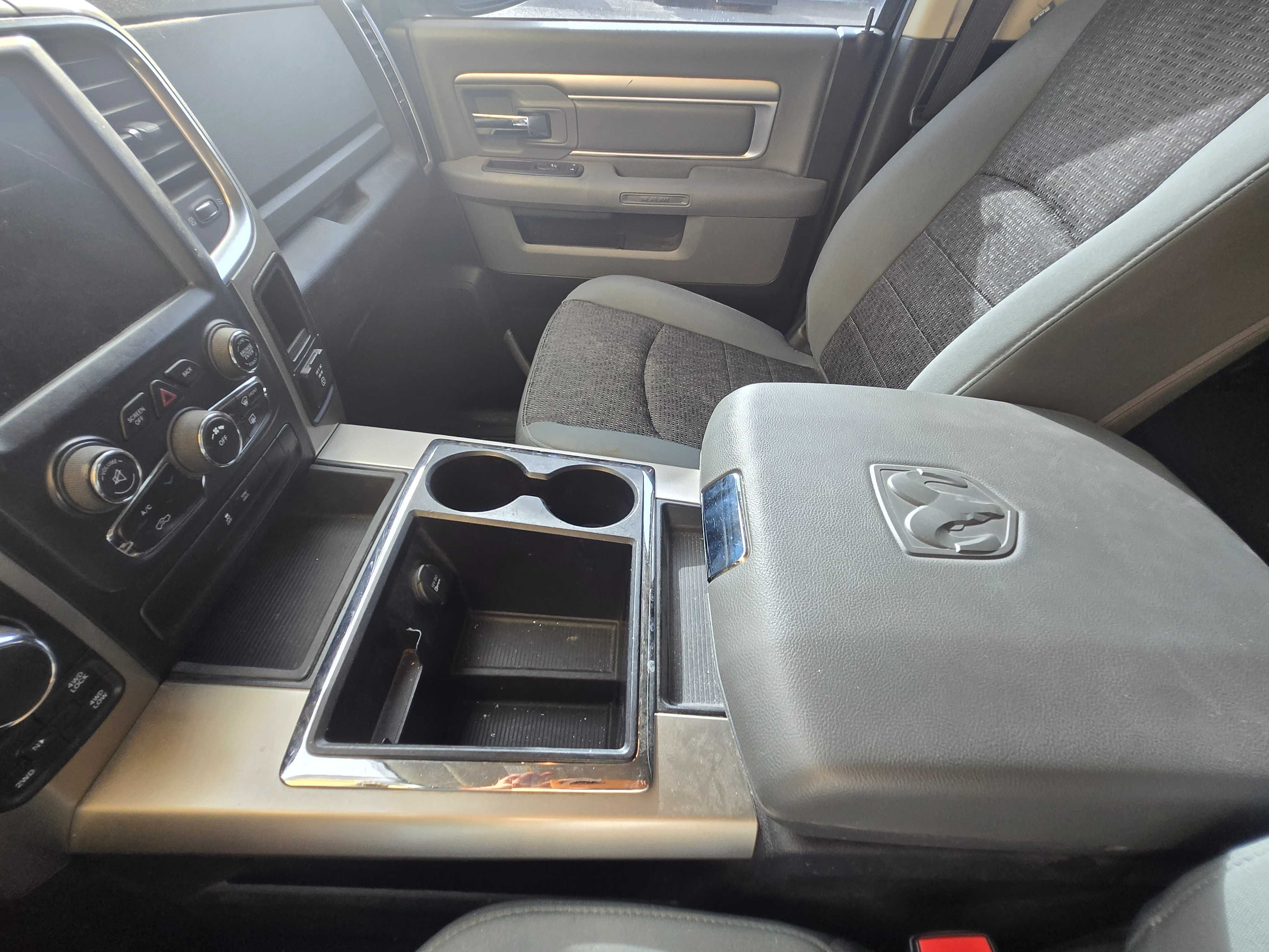Dodge Ram 2013 SLT 4x4 V6 350hp