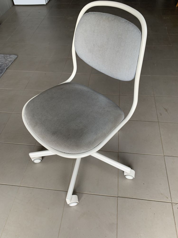 Krzeslo obrotowe uzywane