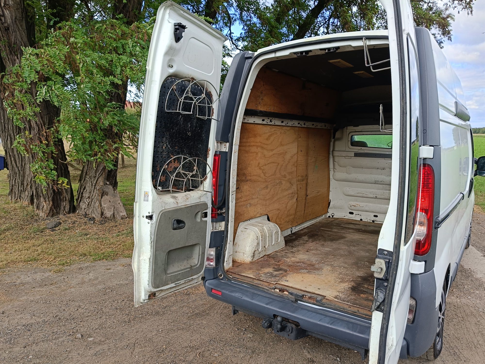 Renault Trafic Long L2H2 Wysoki 2.0 DCi 115 KM Vivaro Webasto Hak