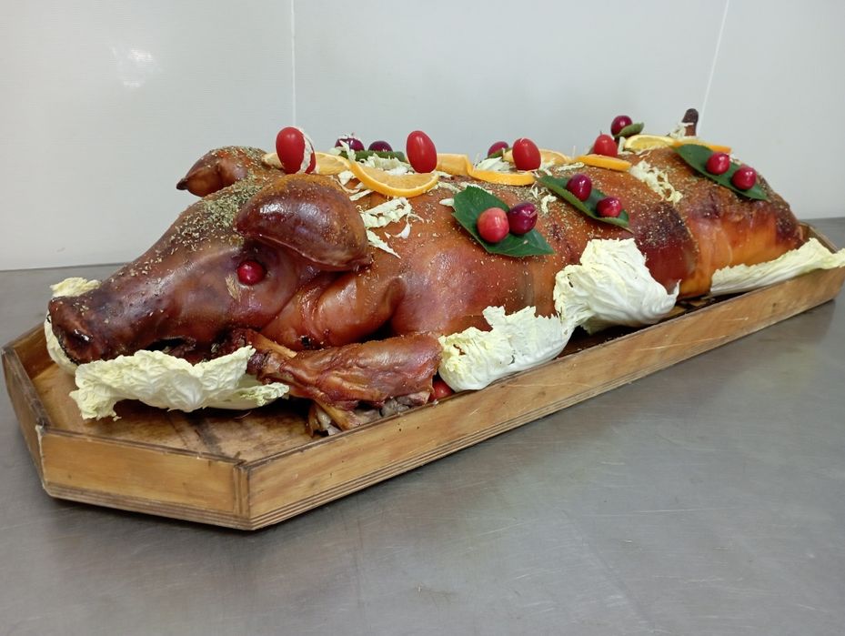 Wołowina, cielęcina, podroby, kości , wieprzowima, pieczone prosie