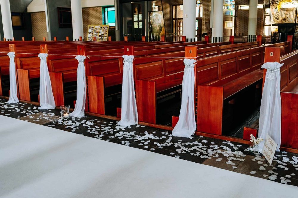 Wesele, ślub, Dekoracje ślubne, dekoracje kościoła, biały dywan, świec