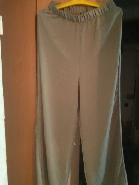 Легкі літні жіночі штани.