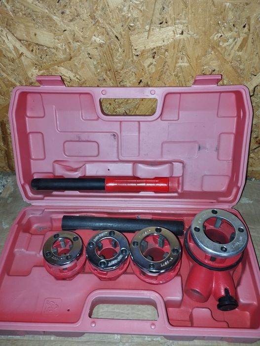 Набір плашок для нарізання різьби  INTERTOOL