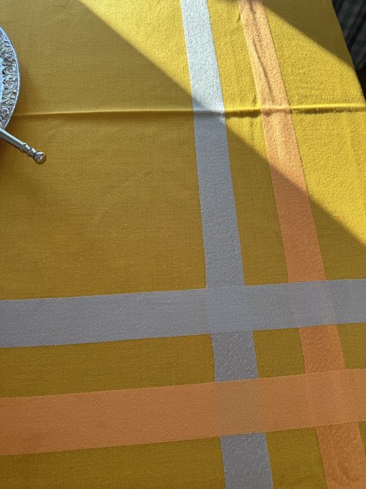 Obrus pomaranczowy szary  serwetki matetiałowe