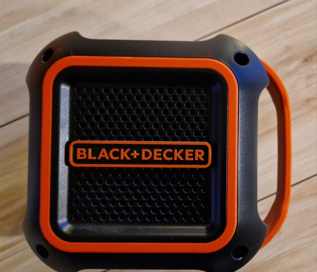 Zestaw Black+Decker głośnik bluetooth 18V + akumulator + ładowarka