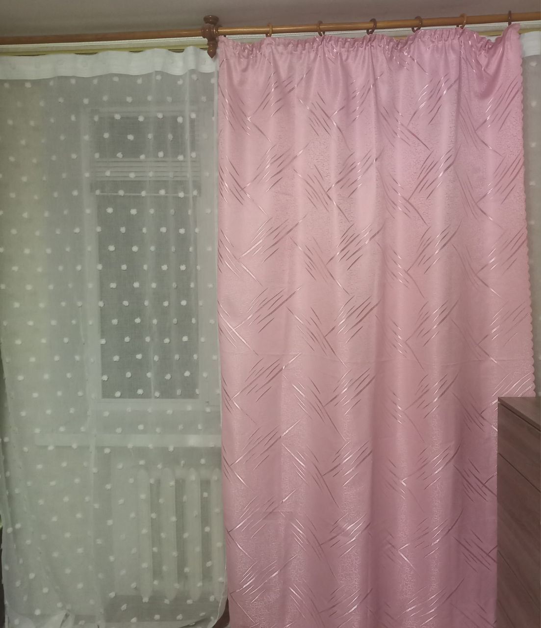 Штори,тюль,гарний стан,є на різні стелі