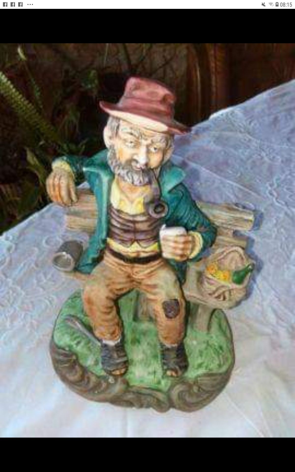 Figura de Ancião Pobre em terra cota.