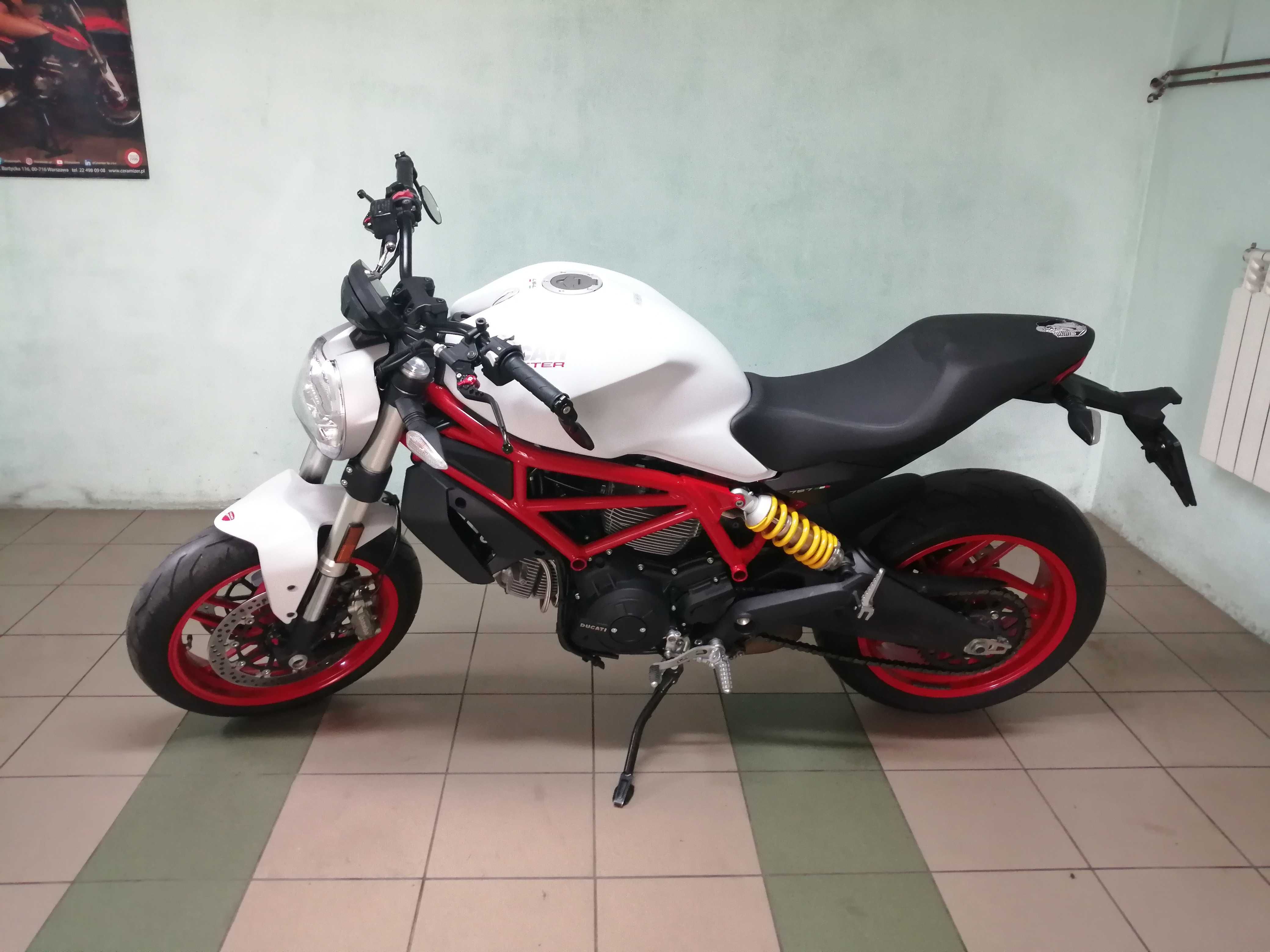 SUZUKI GSXR1000 , gsx1000r Yoshimura , R1 ,cbr 1000 ,gsxr 1000 L2