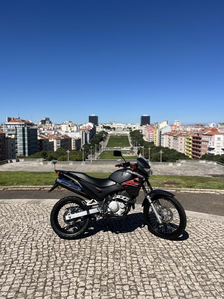 Falcon nx400 moto linda e muito nova