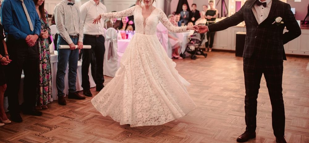 Suknia ślubna koronkowa