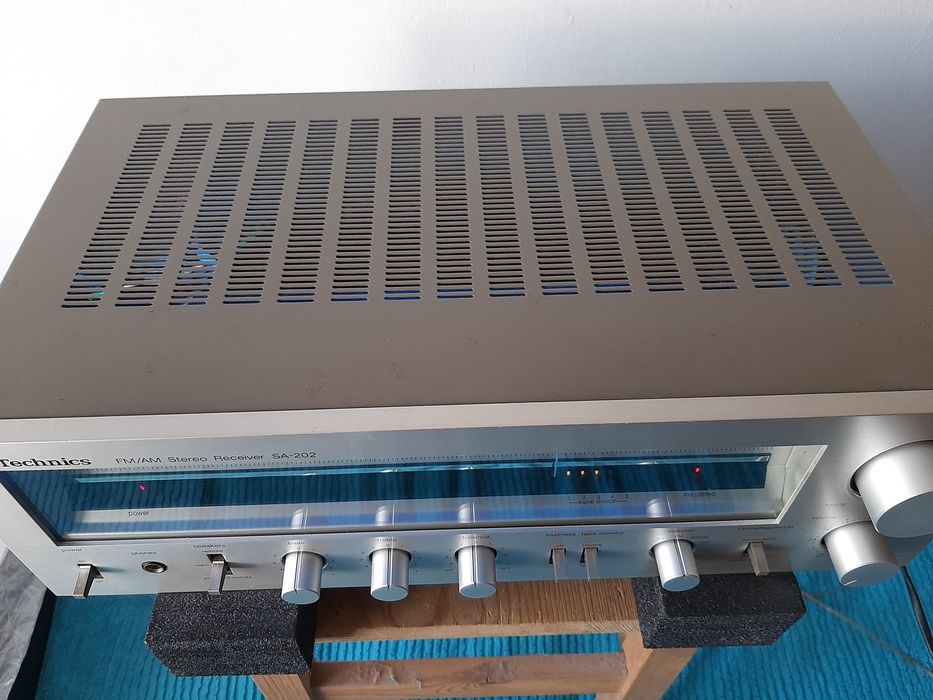TECHNICS SA 202 stereo receiver