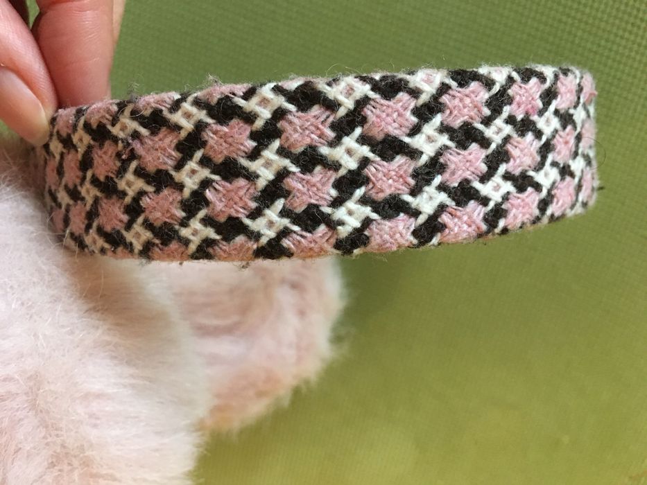 Теплі вушка) Можна регулювати в різні сторони