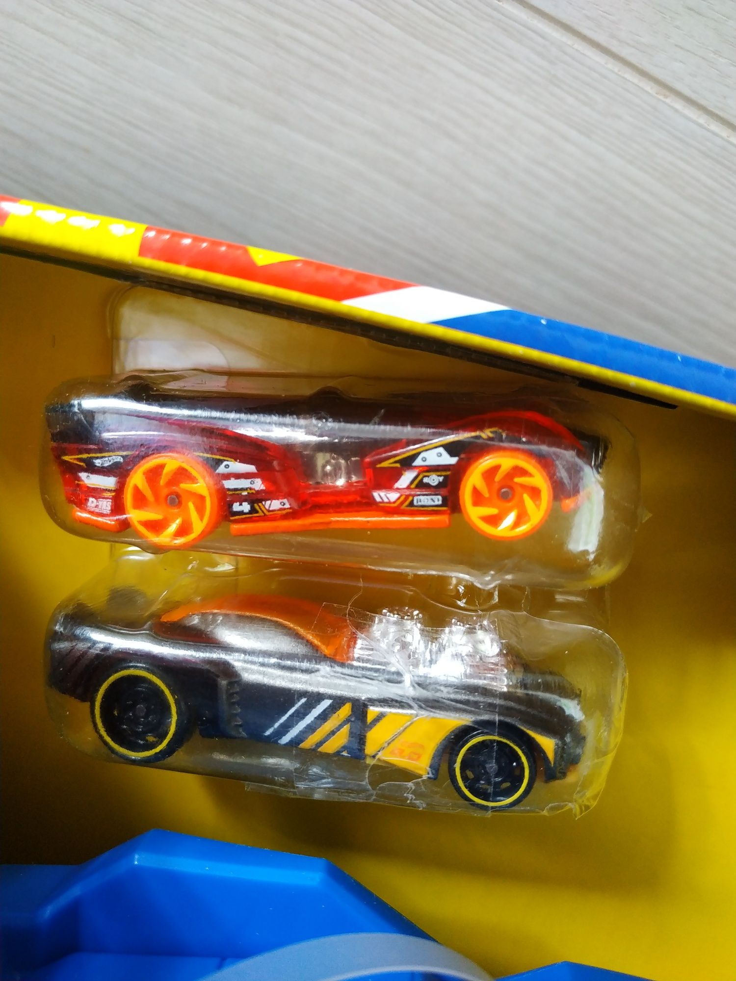 Автовоз Hot wheels ultimate t-rex transporter Мега транспортер Ті Рекс
