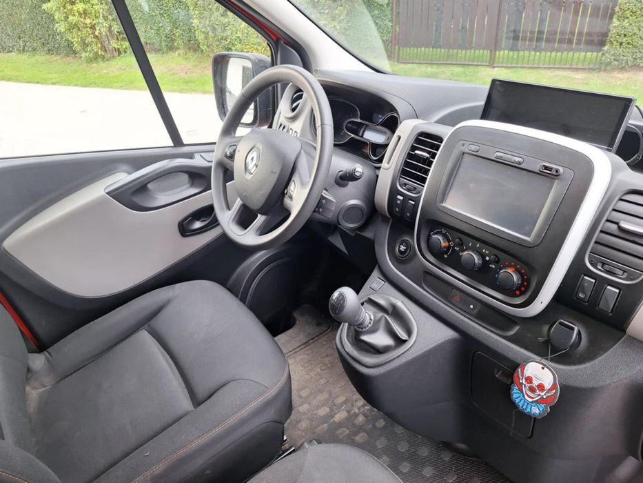 Renault Trafic 9-cio osobowy 2016 r