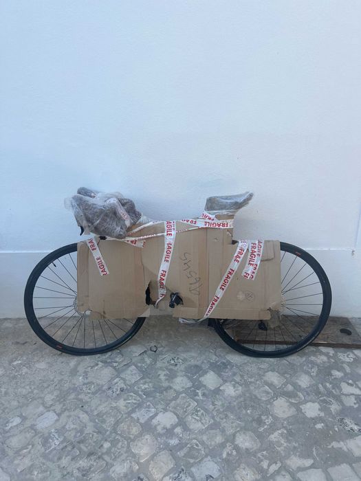 Bicicleta de estrada CUBE Attain Race Disc – como nova