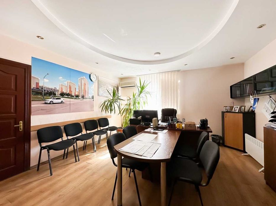 Продаж ОСЗ у самому бізнес-центрі міста, по вул. Космічна, 12